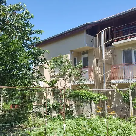 Луна Apartment Varna